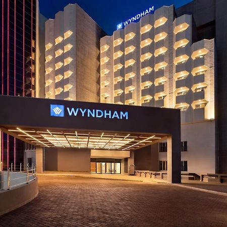 מלון Wyndham בוקורו מראה חיצוני תמונה